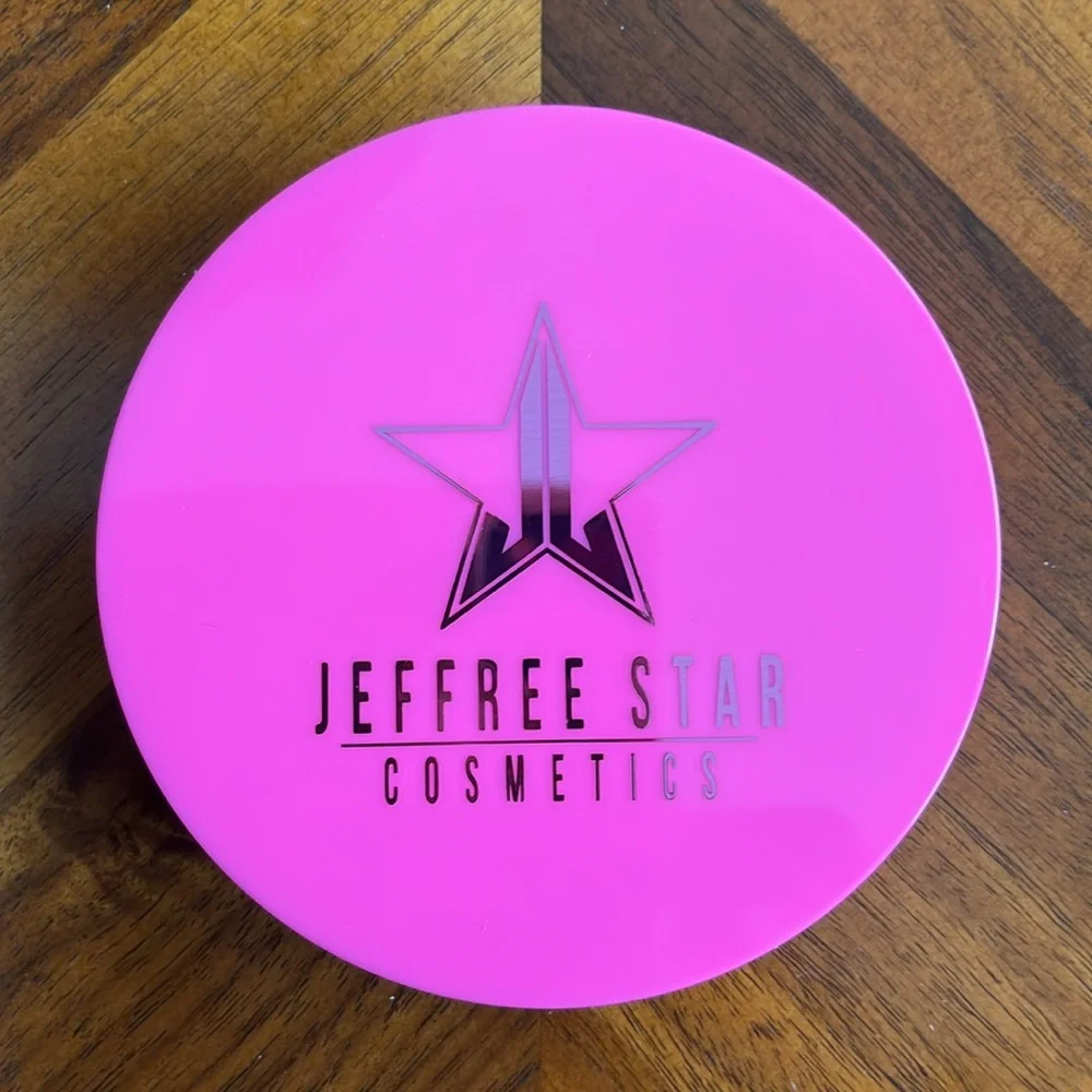 Jeffree Star “DARK HORSE” Skin Frost Highlighting Powder! - Picture 4 of 8